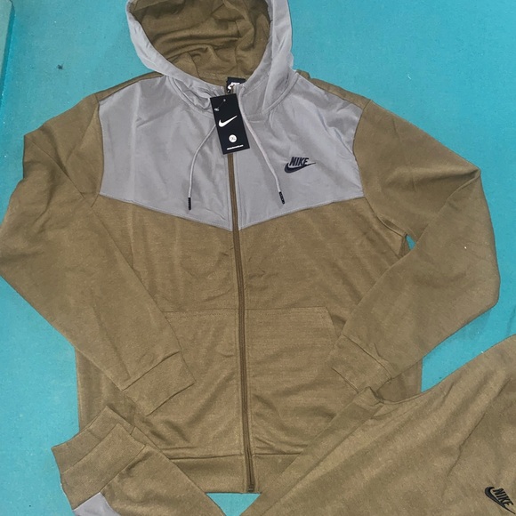 🔥🔥2019 Model Suit🔥🔥 - Picture 2 of 4